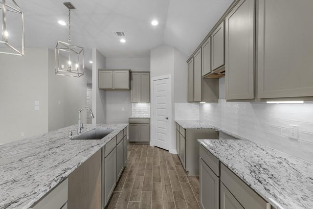 810 Orchard Vale Road, Rosharon, TX 77583