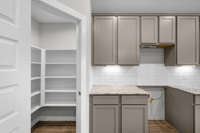 810 Orchard Vale Road, Rosharon, TX 77583