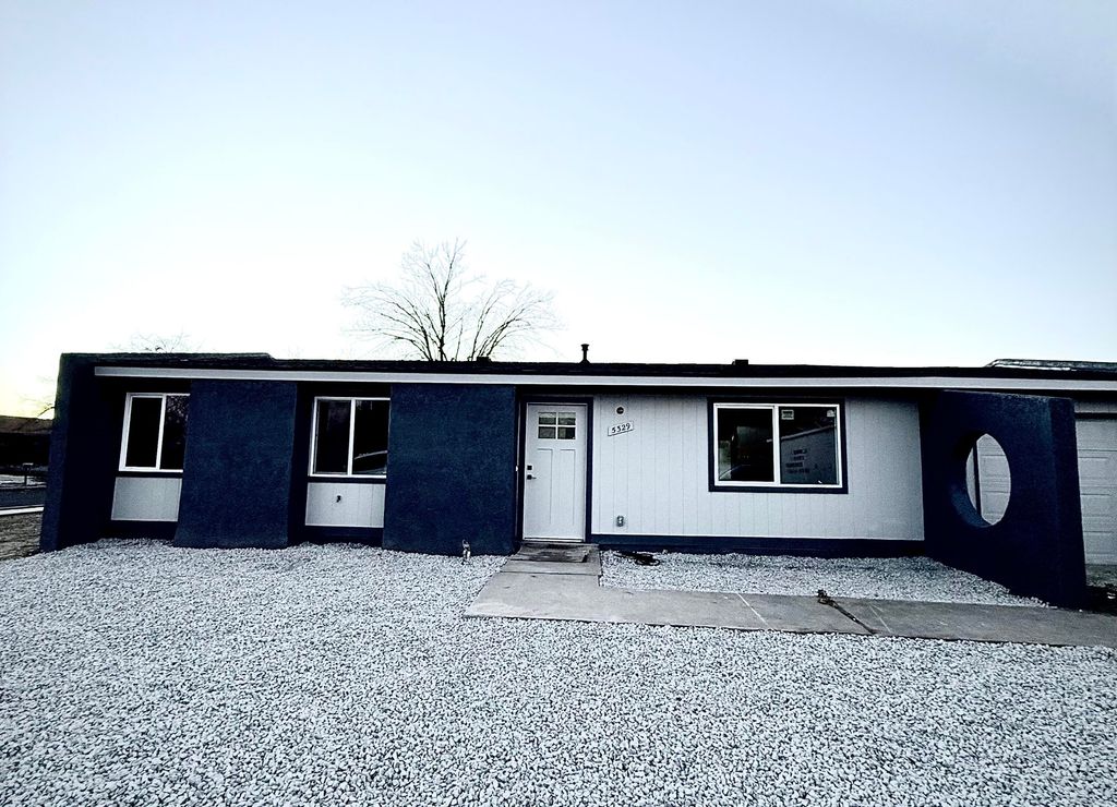 5329 Sooner Trail NW, Albuquerque, NM 87120