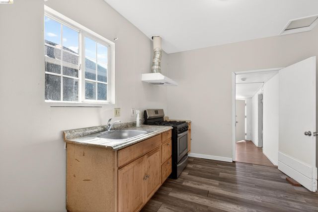 1217 82Nd Ave, Oakland, CA 94621