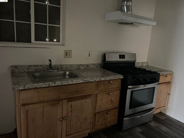 1217 82Nd Ave, Oakland, CA 94621