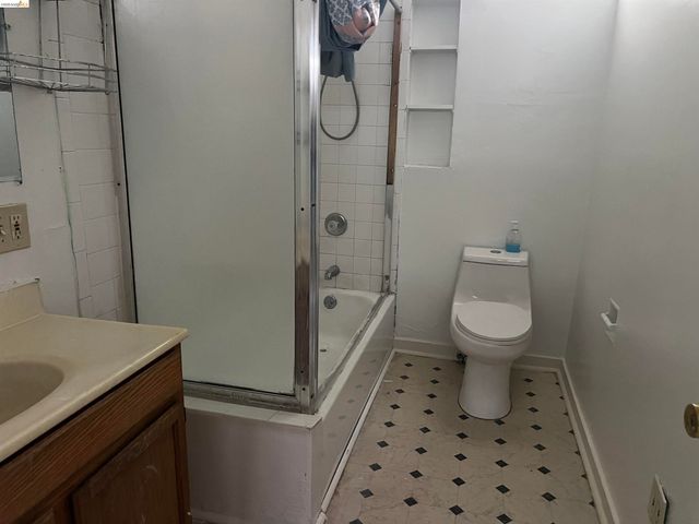 1217 82Nd Ave, Oakland, CA 94621