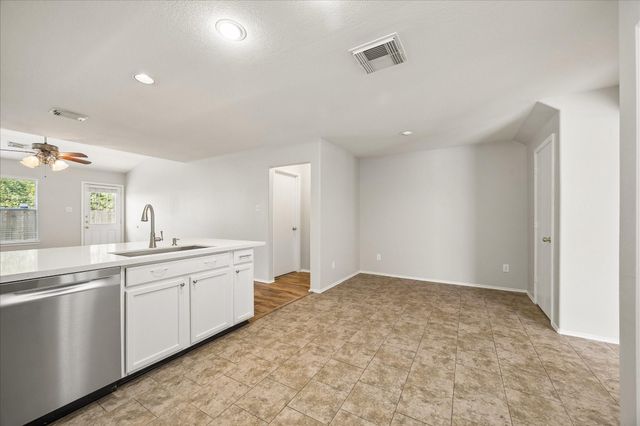 223 Sunset Colony Drive, Rosharon, TX 77583