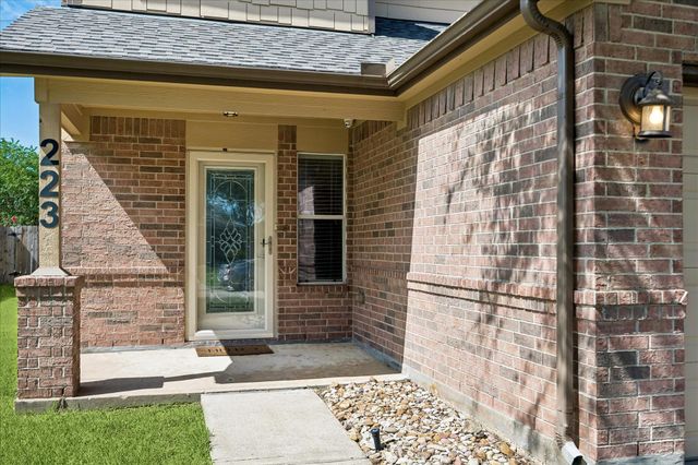 223 Sunset Colony Drive, Rosharon, TX 77583