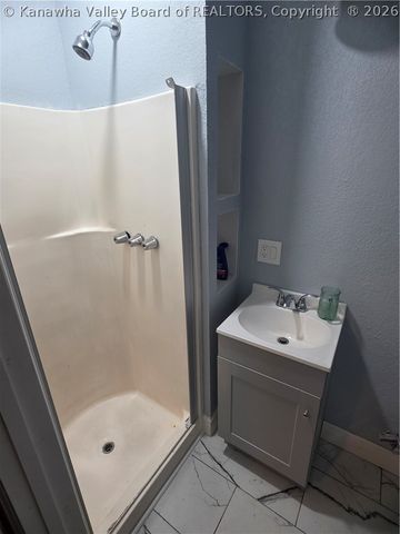 5217 Dalewood Drive, Cross Lanes, WV 25313