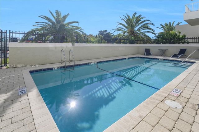 2600 Collins Avenue 204, Miami Beach, FL 33140