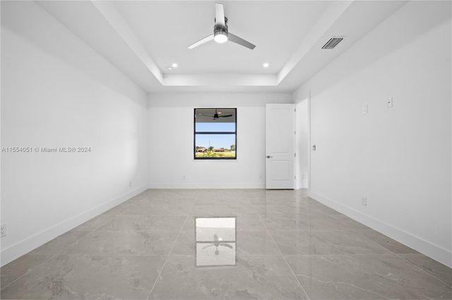 122 NW 18th PL, Cape Coral, FL 33993