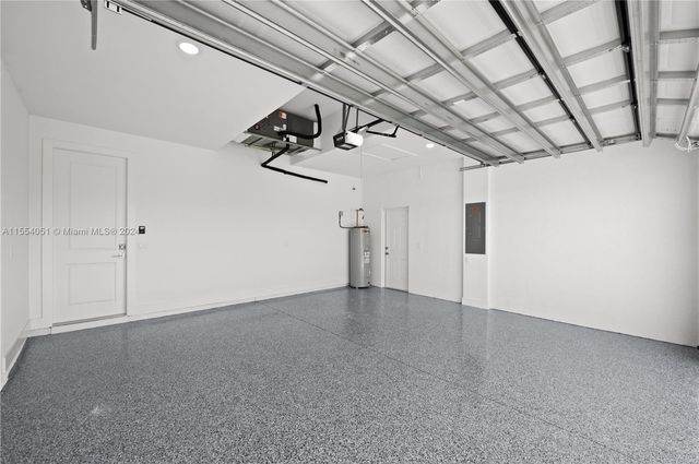 122 NW 18th PL, Cape Coral, FL 33993