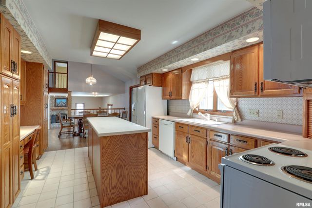 3500 Branchwood Drive, Quincy, IL 62301