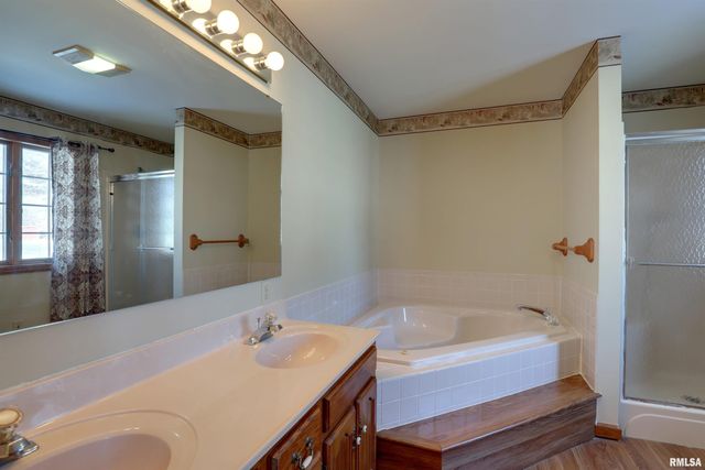 3500 Branchwood Drive, Quincy, IL 62301