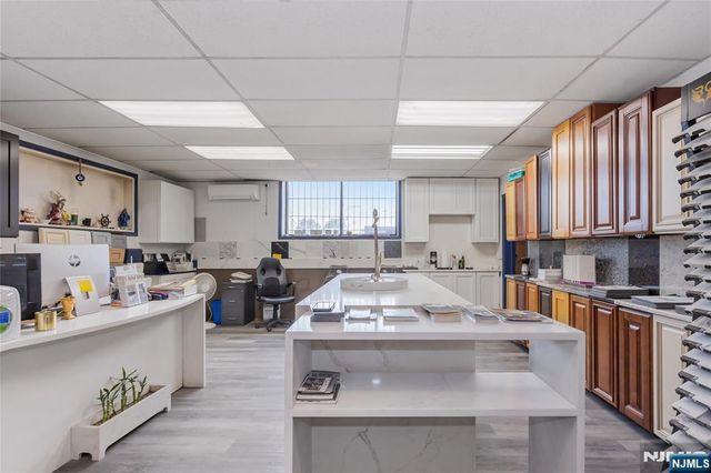 32 California, Passaic, NJ 07503