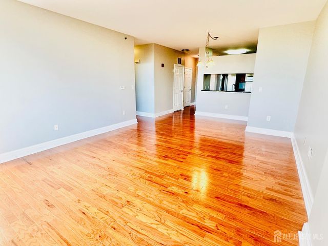 1 Spring Street 1806, New Brunswick, NJ 08901