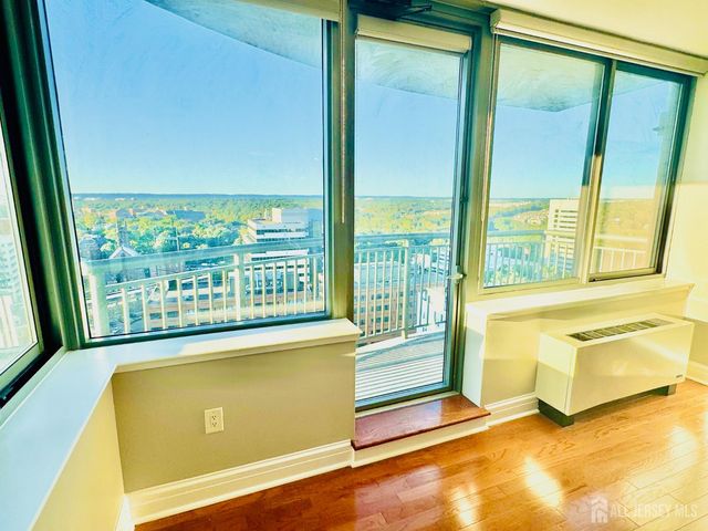 1 Spring Street 1806, New Brunswick, NJ 08901