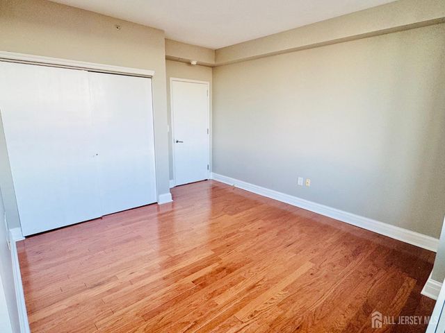 1 Spring Street 1806, New Brunswick, NJ 08901