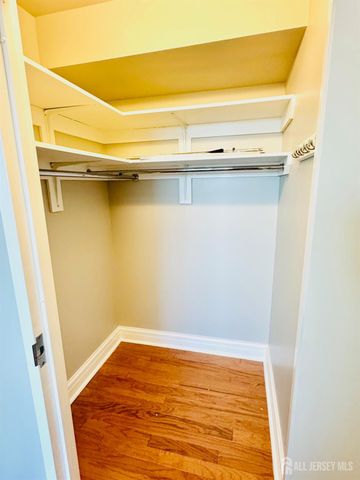 1 Spring Street 1806, New Brunswick, NJ 08901