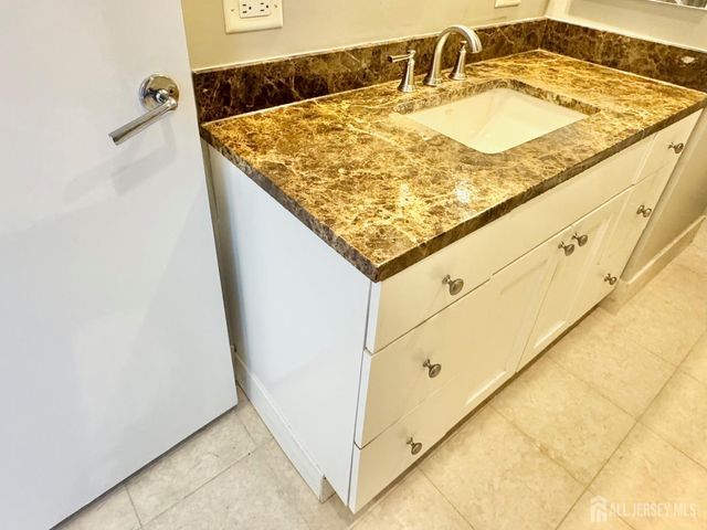 1 Spring Street 1806, New Brunswick, NJ 08901