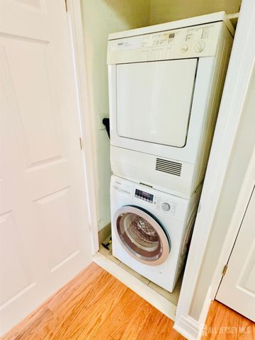 1 Spring Street 1806, New Brunswick, NJ 08901