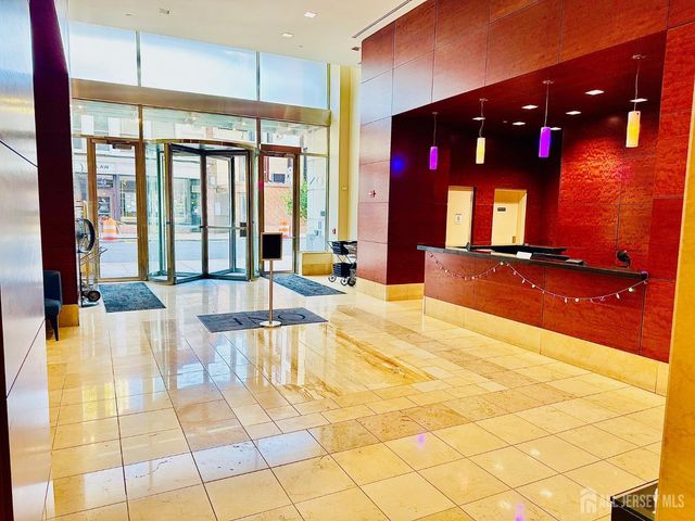 1 Spring Street 1806, New Brunswick, NJ 08901