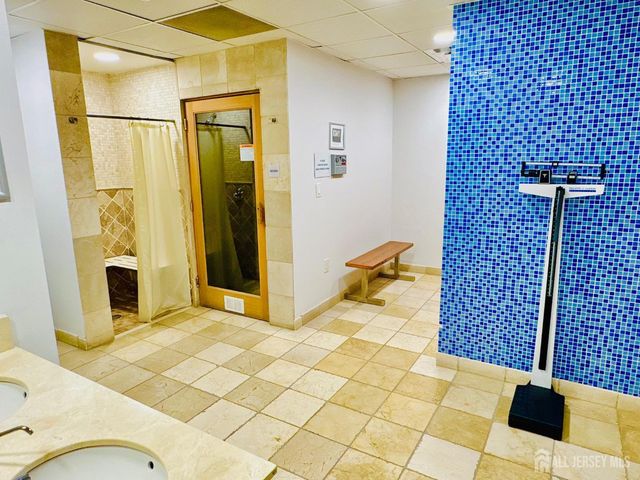 1 Spring Street 1806, New Brunswick, NJ 08901