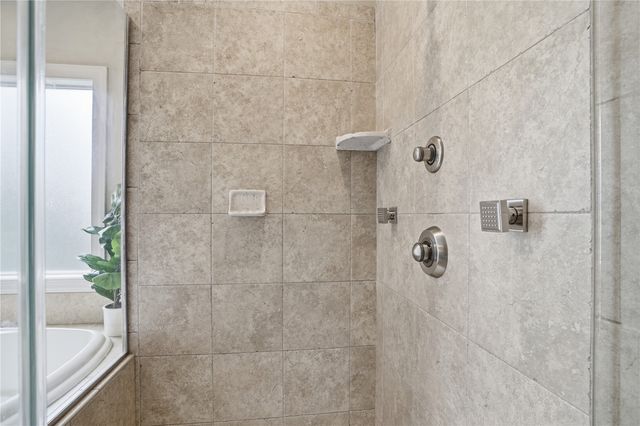 2360 Grey Wolf, Hiawatha, IA 52233