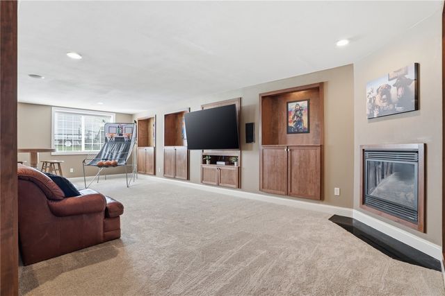 2360 Grey Wolf, Hiawatha, IA 52233