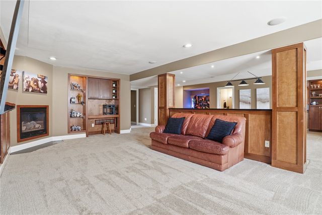 2360 Grey Wolf, Hiawatha, IA 52233