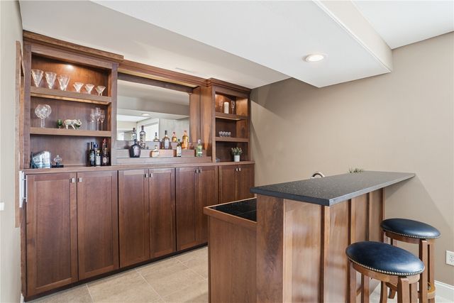 2360 Grey Wolf, Hiawatha, IA 52233