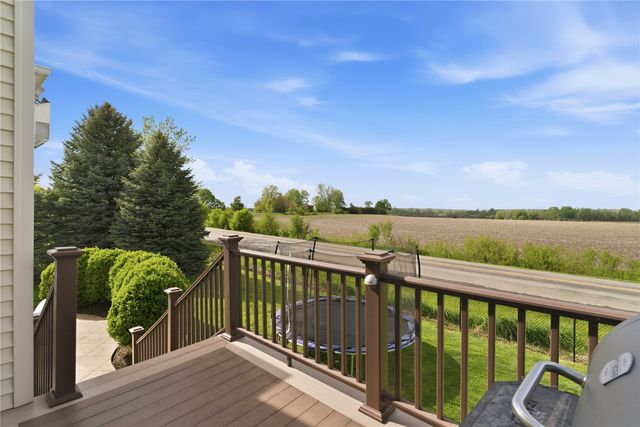 2360 Grey Wolf, Hiawatha, IA 52233