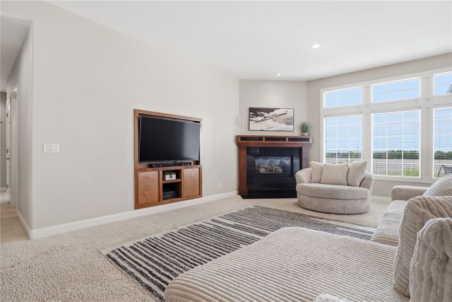 2360 Grey Wolf, Hiawatha, IA 52233