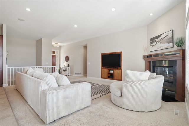 2360 Grey Wolf, Hiawatha, IA 52233