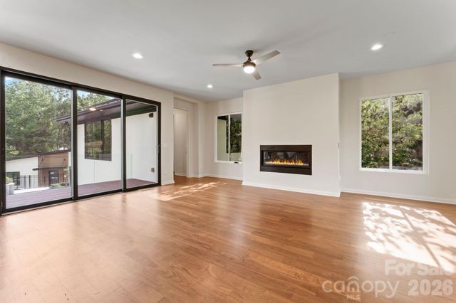 1064 Greylyn Drive, Matthews, NC 28104