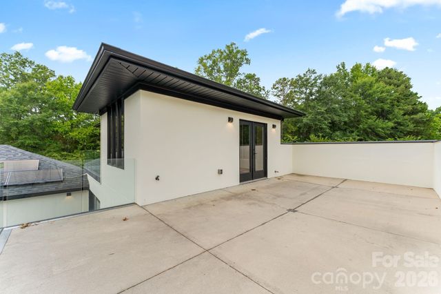 1064 Greylyn Drive, Matthews, NC 28104