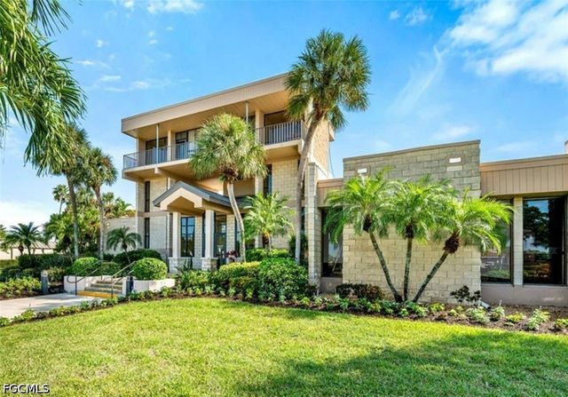 1580 Pine Valley DR 217, Fort Myers, FL 33907