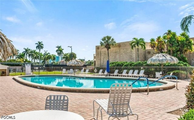 1580 Pine Valley DR 217, Fort Myers, FL 33907