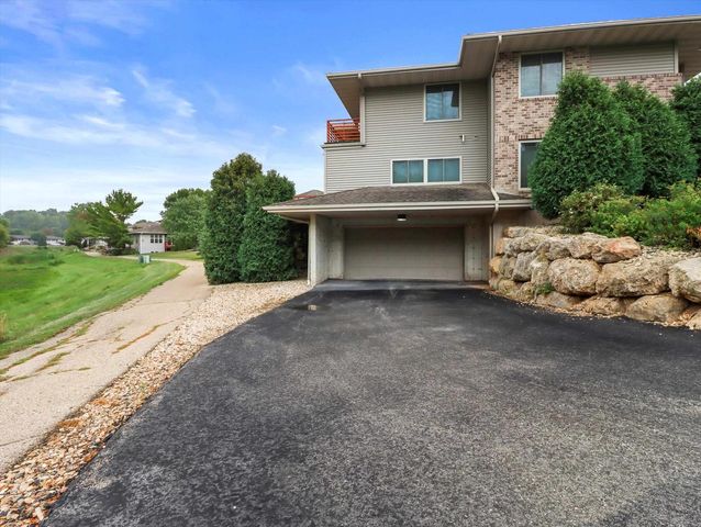 120 Meadowside Drive, Verona, WI 53593