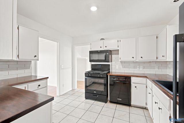 7612 Holland Drive SW, Huntsville, AL 35802