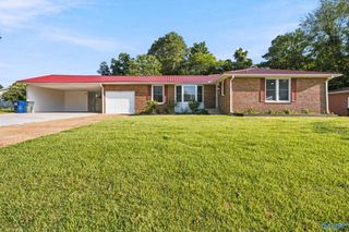 7612 Holland Drive SW, Huntsville, AL 35802