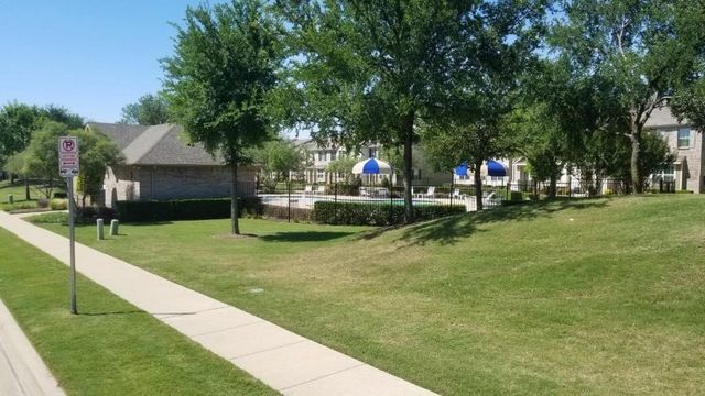 3064 Peyton Brook Drive, Fort Worth, TX 76137