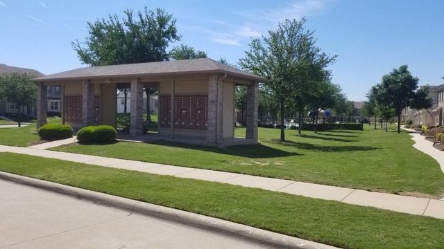 3064 Peyton Brook Drive, Fort Worth, TX 76137