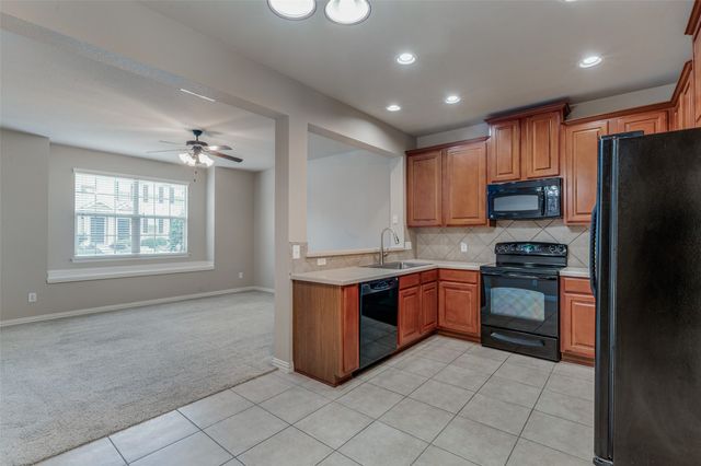 3064 Peyton Brook Drive, Fort Worth, TX 76137