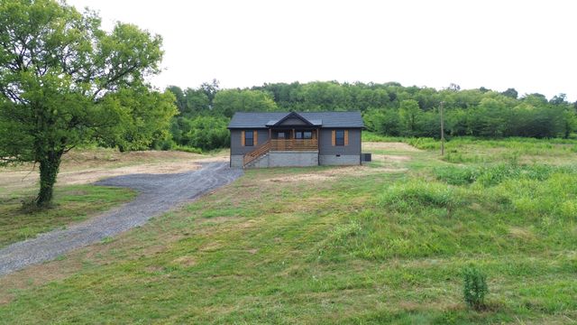 817 Smith Bend Ln, Gainesboro, TN 38562
