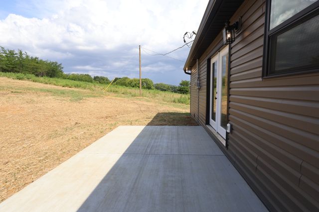 817 Smith Bend Ln, Gainesboro, TN 38562