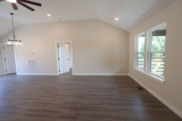 817 Smith Bend Ln, Gainesboro, TN 38562