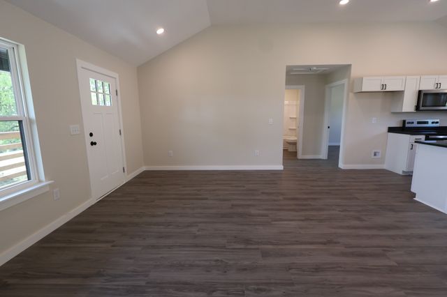 817 Smith Bend Ln, Gainesboro, TN 38562