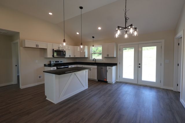 817 Smith Bend Ln, Gainesboro, TN 38562