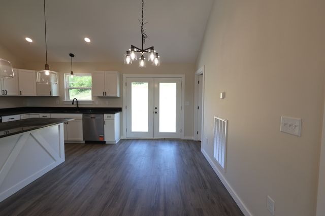 817 Smith Bend Ln, Gainesboro, TN 38562