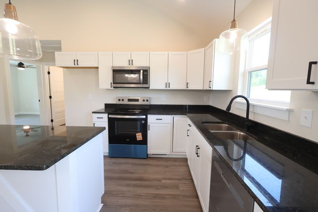 817 Smith Bend Ln, Gainesboro, TN 38562