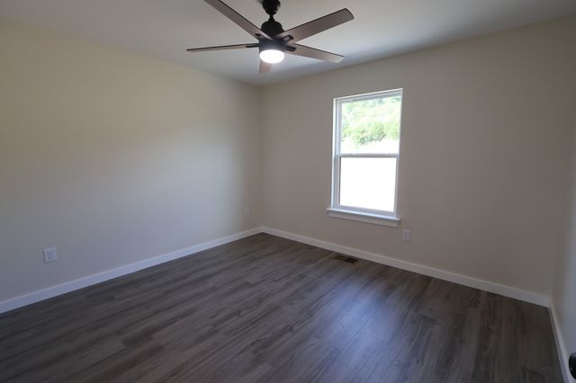 817 Smith Bend Ln, Gainesboro, TN 38562