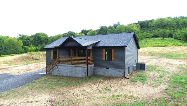817 Smith Bend Ln, Gainesboro, TN 38562