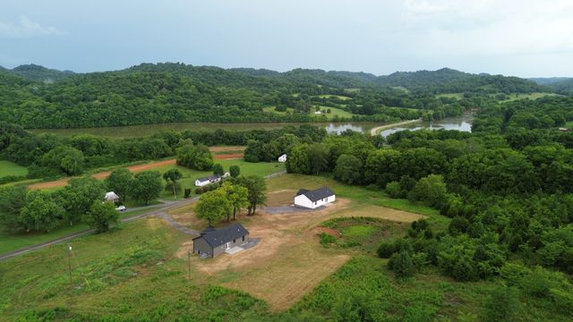 817 Smith Bend Ln, Gainesboro, TN 38562